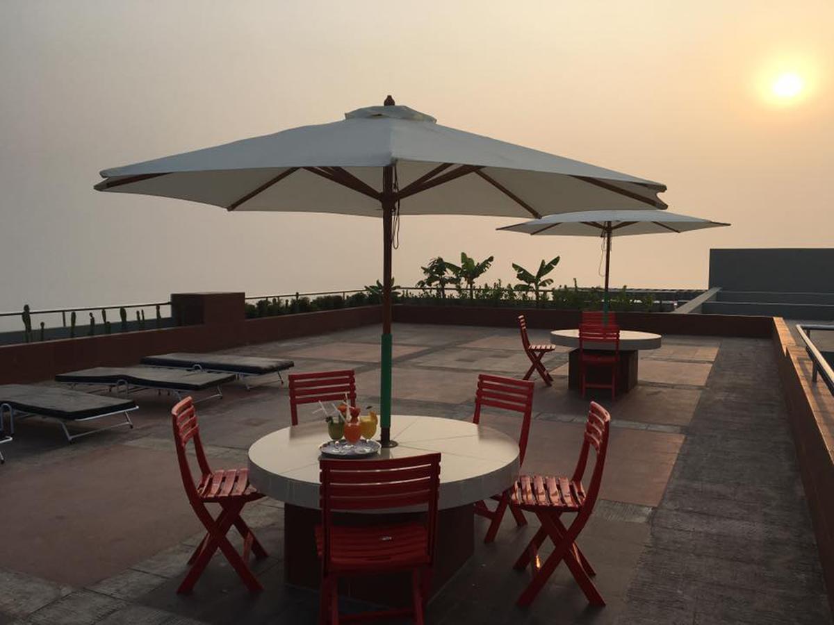 Neeshorgo Hotel & Resort Cox's Bazar Exterior photo