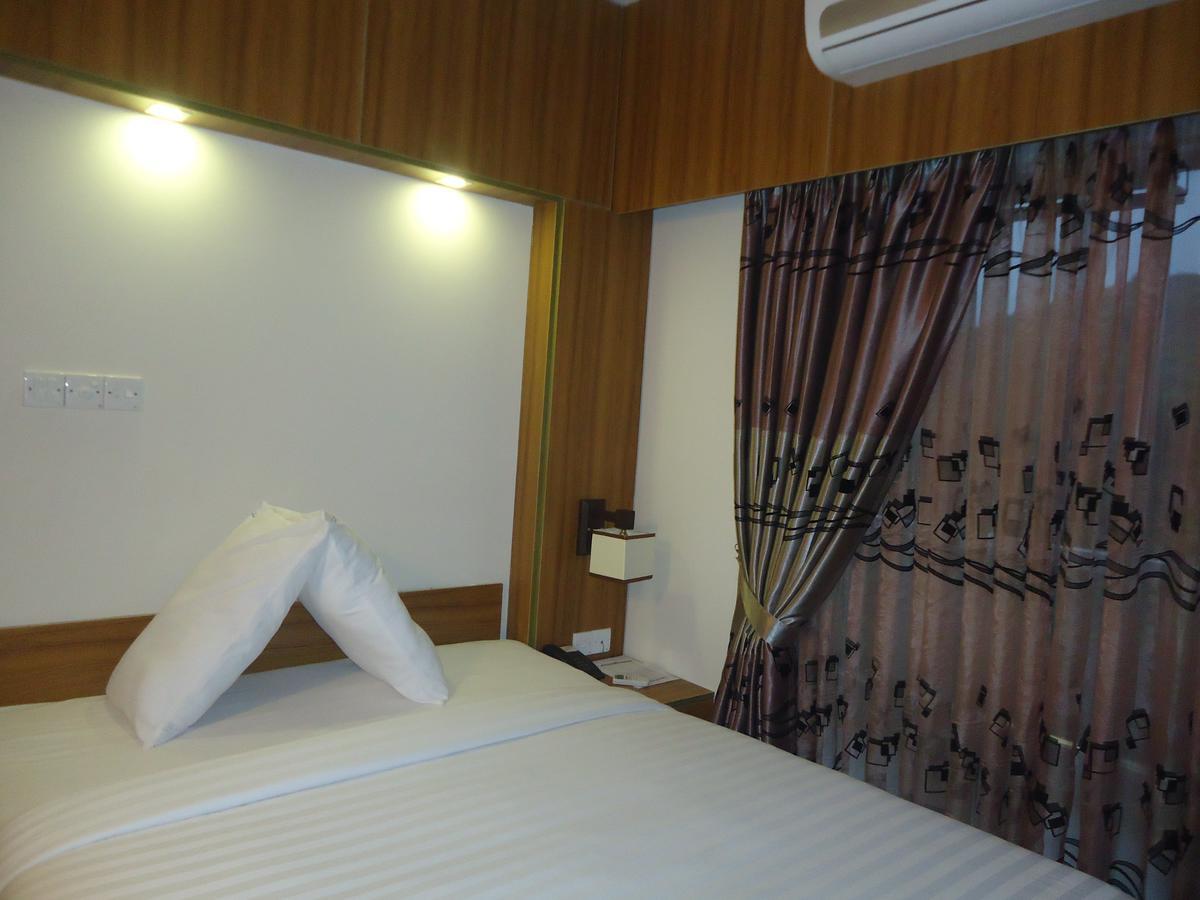 Neeshorgo Hotel & Resort Cox's Bazar Exterior photo